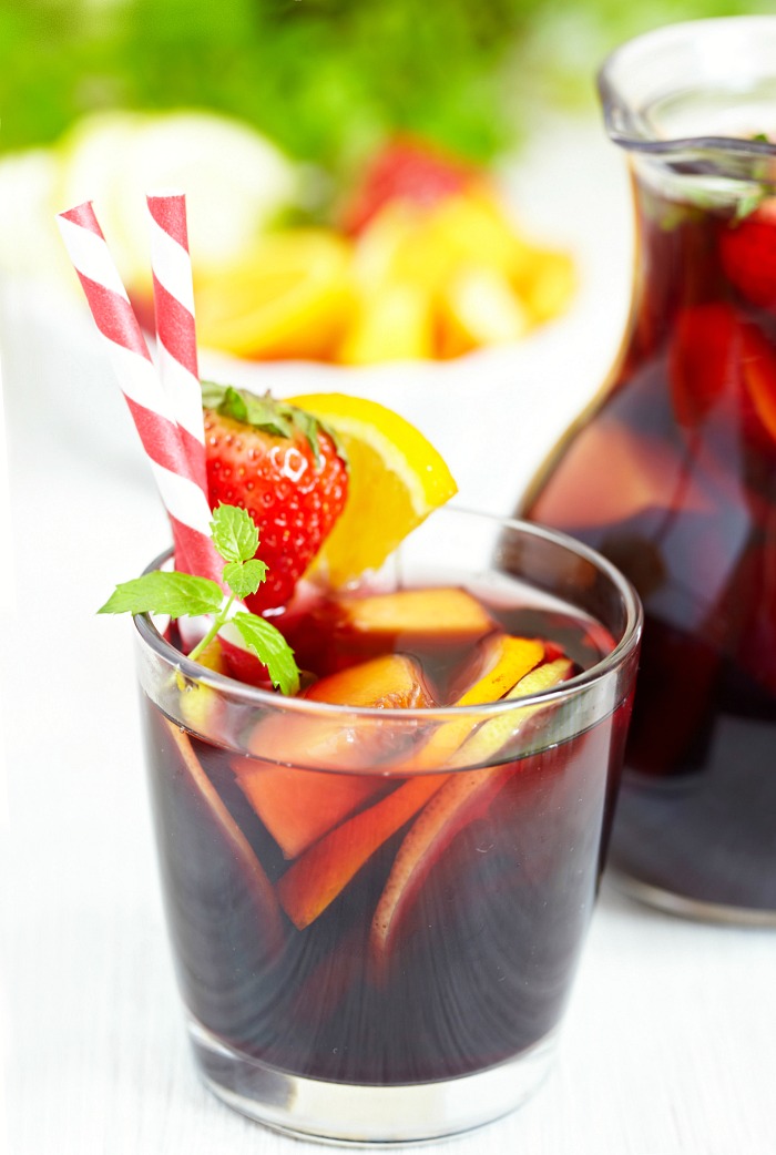 easy sangria with straws