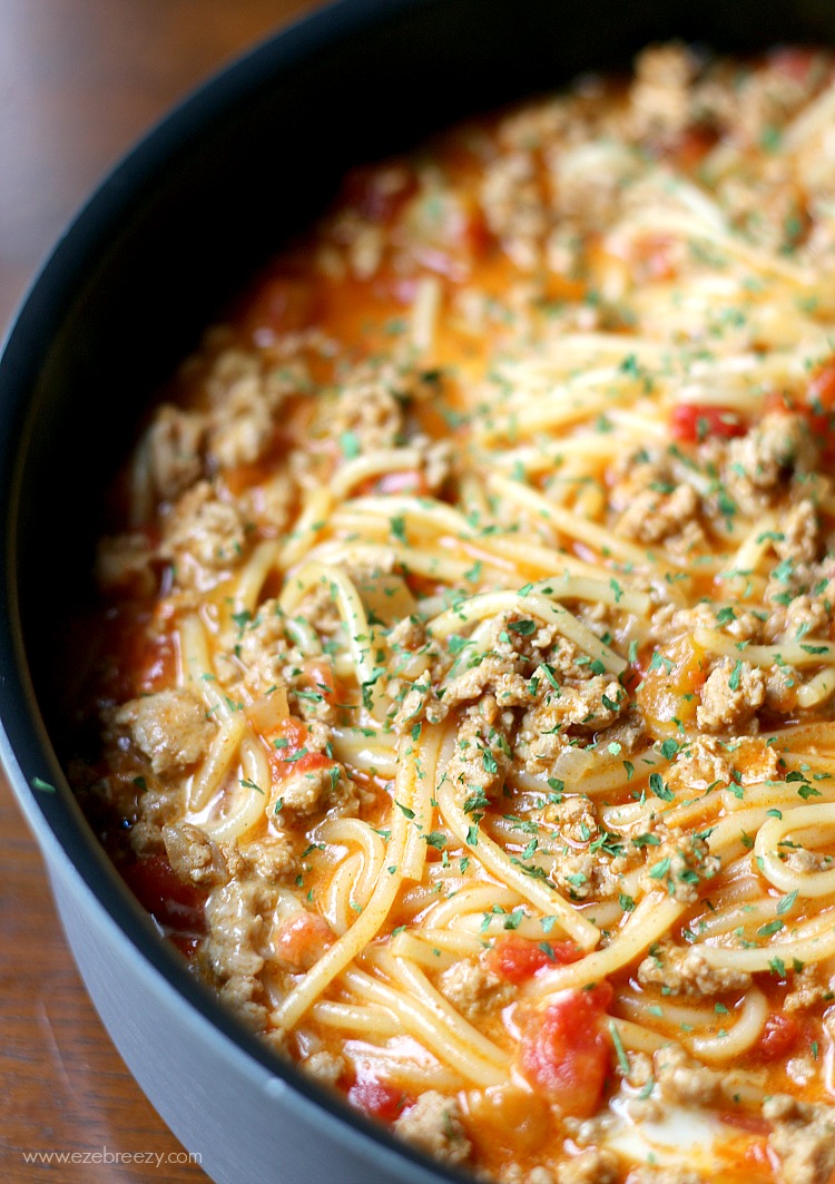 This One Pot Taco Pasta recipe is so easy to make and even easier to clean up! All the flavor of a taco in one single pan. This recipe will quickly become a family favorite for dinner.