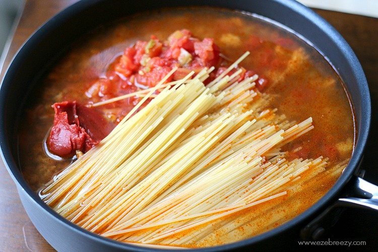 This One Pot Taco Pasta recipe is so easy to make and even easier to clean up! All the flavor of a taco in one single pan. This recipe will quickly become a family favorite for dinner.